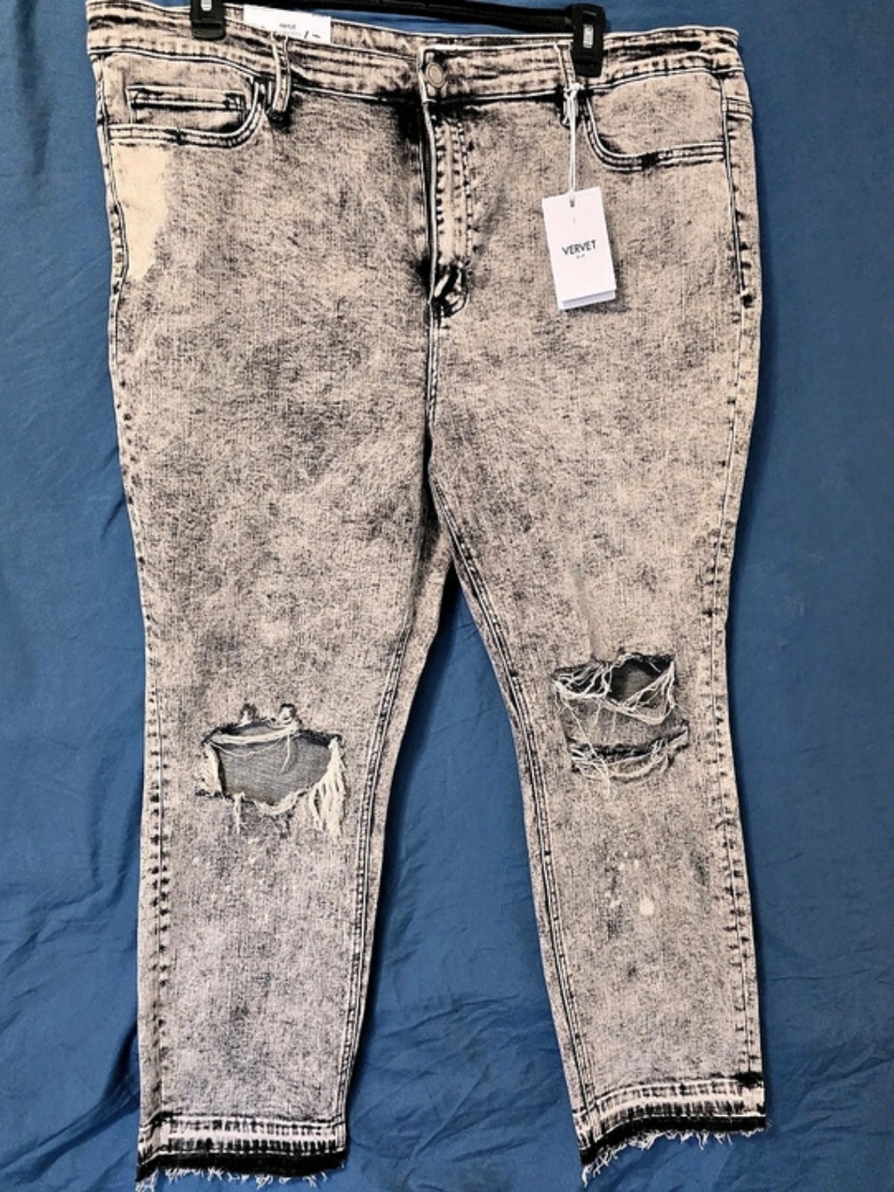 Vervet Distressed Skinny Jeans in Gray NWT